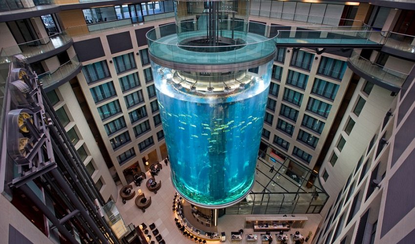 Incredible 82ft-tall hotel aquarium in Berlin