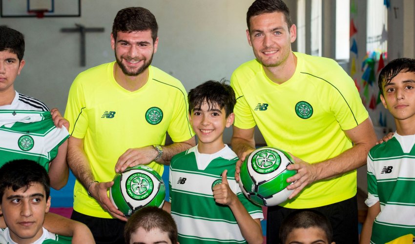 Celtic stars hand out goodies to refugee kids in Baku