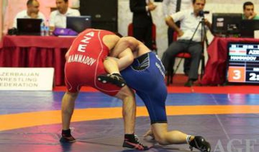 Azerbaijani wrestlers beat Armenian rivals