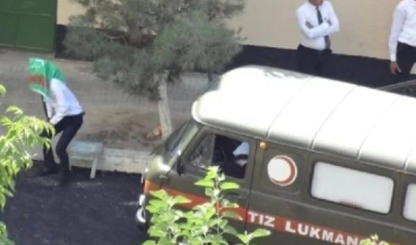 Prezidentin gəlişini gözləyən üç nəfər istidən öldü