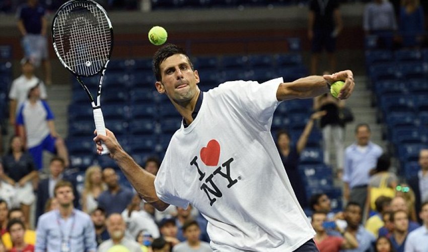 Djokovic dances 'Gangnam Style' on court