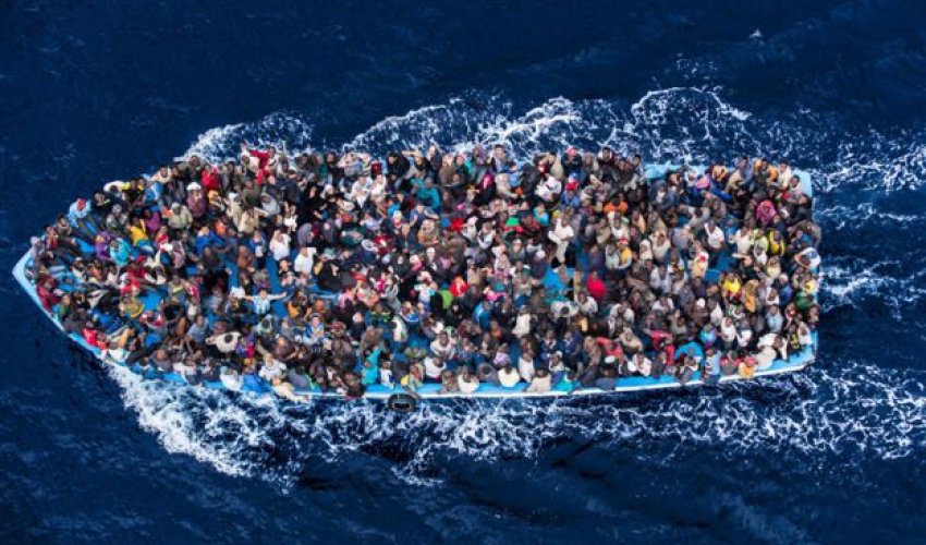 10 moving photos of Europe's migrant crisis