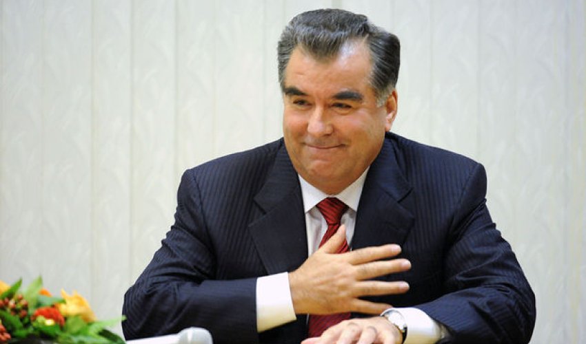 İlham Əliyev Emoməli Rəhmonu təbrik etdi