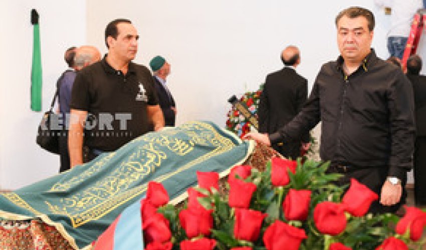 Xalq artisti Habil Əliyevlə vida mərasimi keçirilir - Fotolar Xalq artisti Habil Əliyevlə vida mərasimi keçirilir - Fotolar