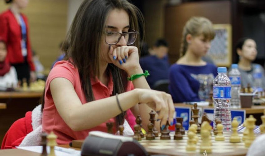 Gənclər arasında şahmat üzrə Dünya çempionatının 12-ci turu sona çatdı - Fotolar Gənclər arasında şahmat üzrə Dünya çempionatının 12-ci turu sona çatdı - Fotolar