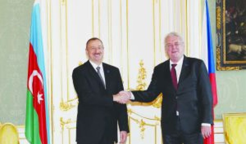 Prezidentlərin təkbətək görüşü başa çatdı