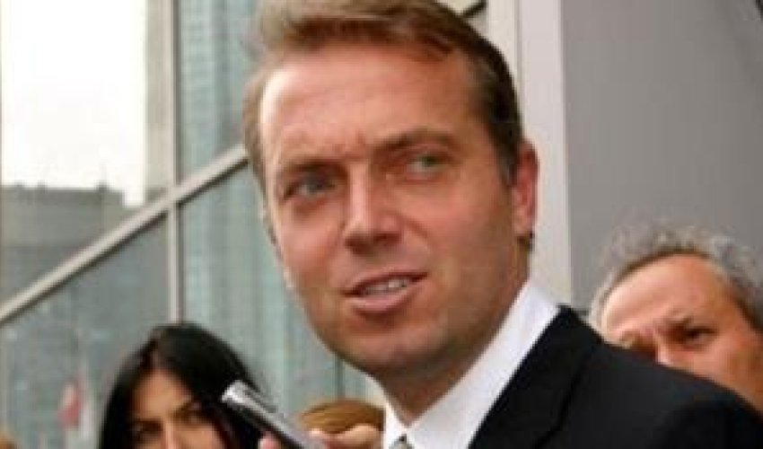 Jurnalistin döydürülməsində ittiham olunan siyasətçi danışdı Jurnalistin döydürülməsində ittiham olunan siyasətçi danışdı