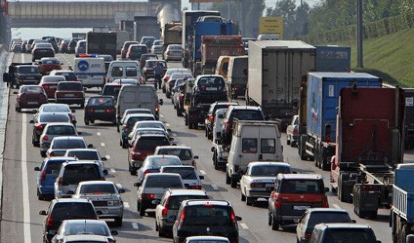 Yol polisi: Tıxacın yaranmasında sürücülər günahkardır