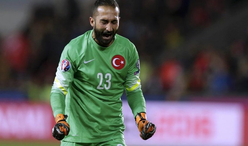 Holland’s Euro 2016 fate lay in Turkey’s hands