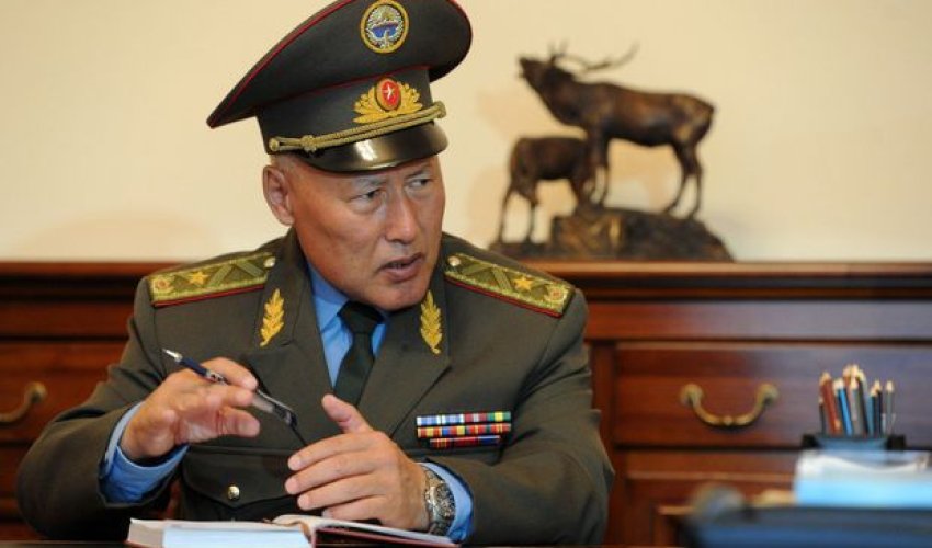 Qırğızıstanın Müdafiə naziri rüşvətxorluqda ittiham edilir