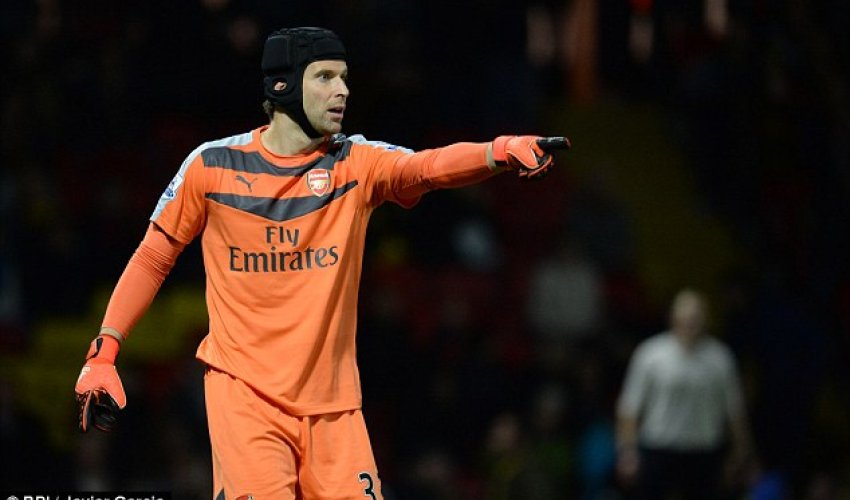 Arsenal goalkeeper Petr Cech hoping strong domestic run