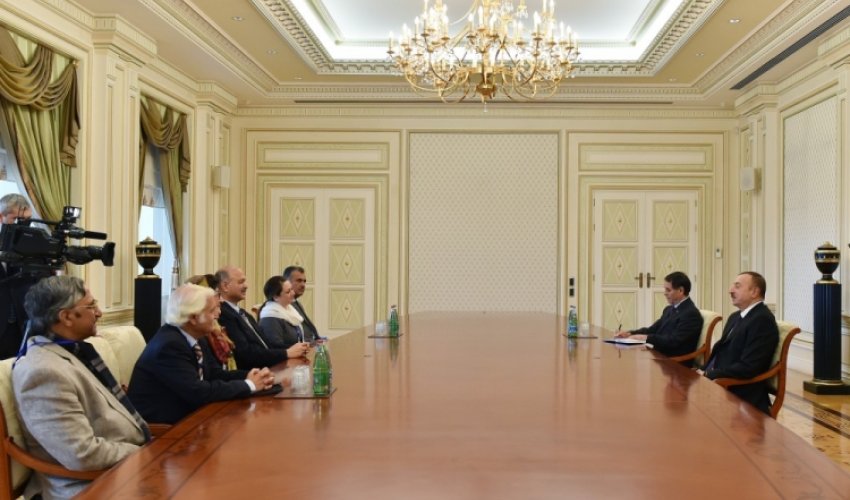 İlham Əliyev Pakistan Senatının nümayəndə heyətini qəbul etdi - Fotolar