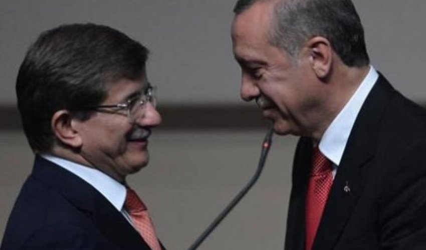 Ərdoğan və Davutoğlu seçki sonrası twitterdə mesajlaşdı