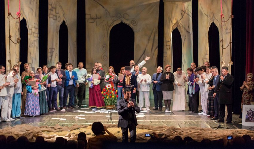 Gənc Tamaşaçılar Teatrının Kalmıkiya Respublikasına səfəri yekunlaşdı - Fotolar