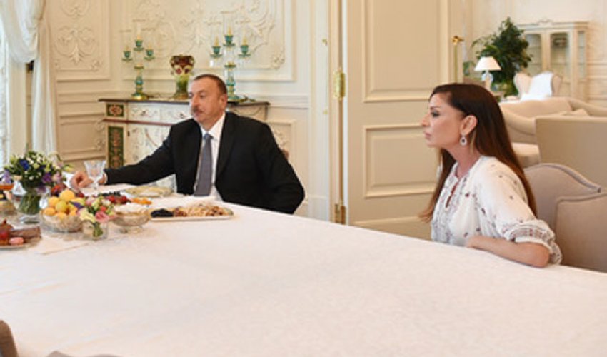 Prezident və xanımı Ərdoğanın təşkil etdiyi naharda