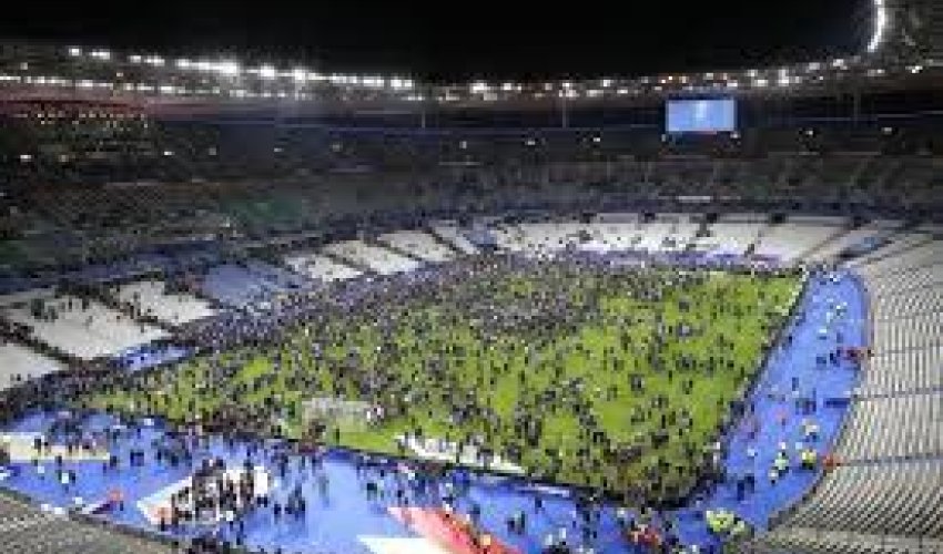 Fransa prezidenti azarkeşləri necə xilas etdi?