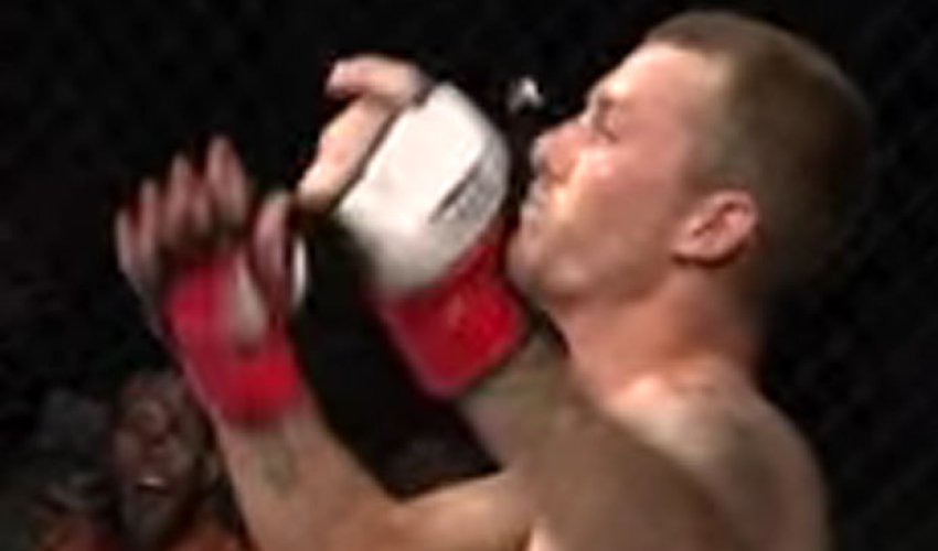 MMA fighter smash opponent’s tooth into row Z in epic video