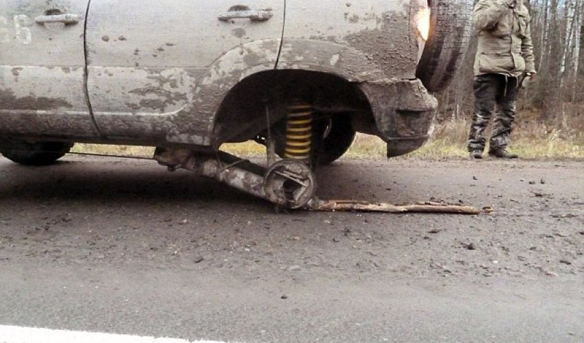 Russian replaces a missing wheel with a TREE for genius