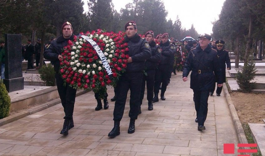 Azerbaijan buries policemen killed in clash with Islamists Azerbaijan buries policemen killed in clash with Islamists
