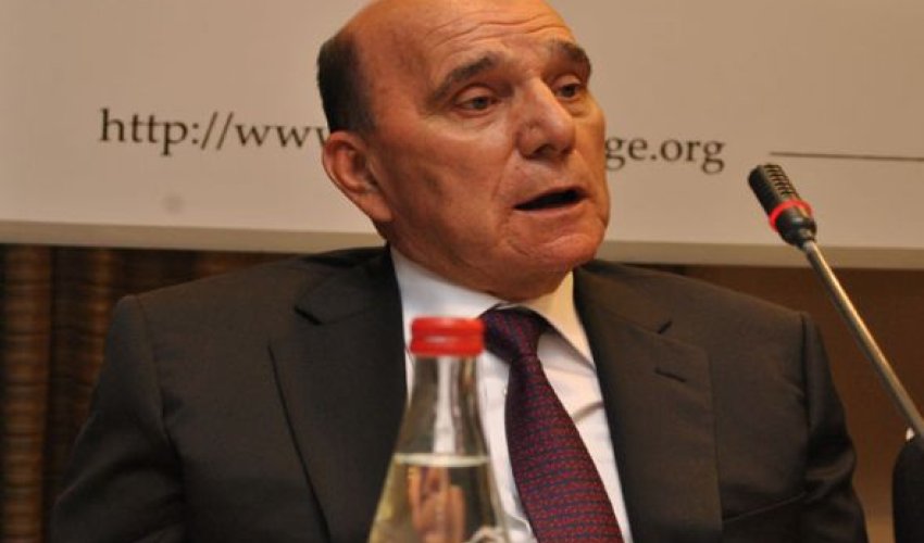 Elxan Süleymanova fəxri diplom verildi