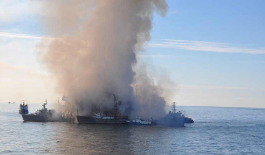 Hökumət rəsmiləri 