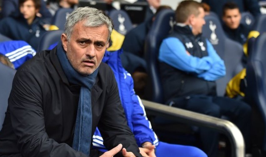 Jose Mourinho: Chelsea manager not certain to go, says Pat Nevin