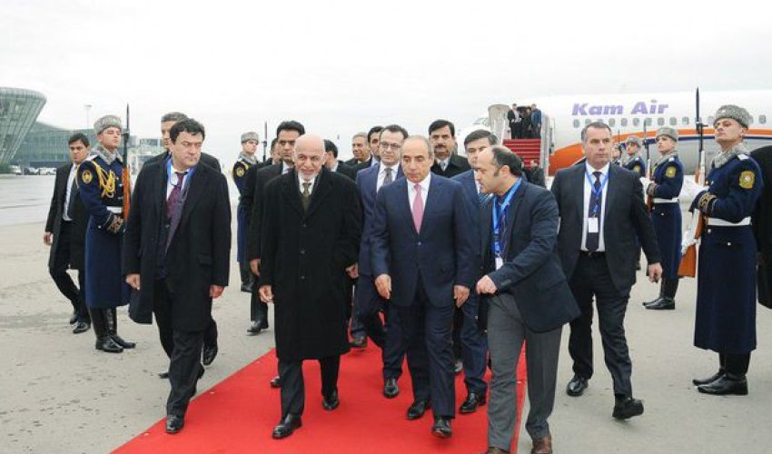 Əfqanıstan Prezidenti Azərbaycana rəsmi səfərə gəlib