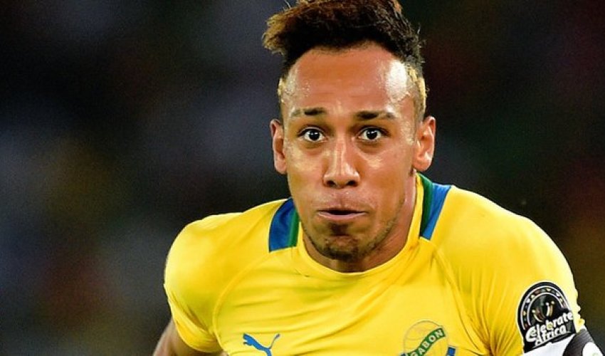 Pierre-Emerick Aubameyang beats Yaya Toure to Caf award