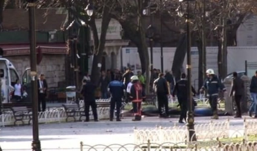İstanbulda güclü partlayış: 9 alman turisti öldü - VİDEO İstanbulda güclü partlayış: 9 alman turisti öldü - VİDEO