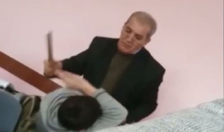 В Сумгаите учитель избил ученика