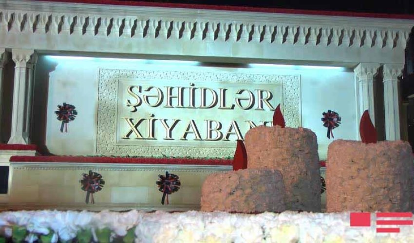 Şəhidlər Xiyabanında aparılan işləri yekunlaşdı - Fotolar Şəhidlər Xiyabanında aparılan işləri yekunlaşdı - Fotolar