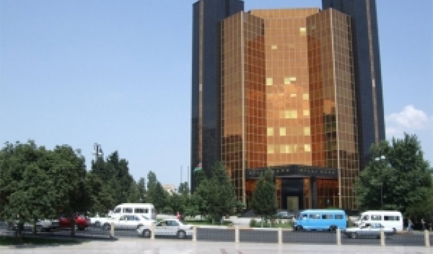 Dolların manata qarşı rəsmi məzənnəsi 1,6 manatı ötdü Dolların manata qarşı rəsmi məzənnəsi 1,6 manatı ötdü