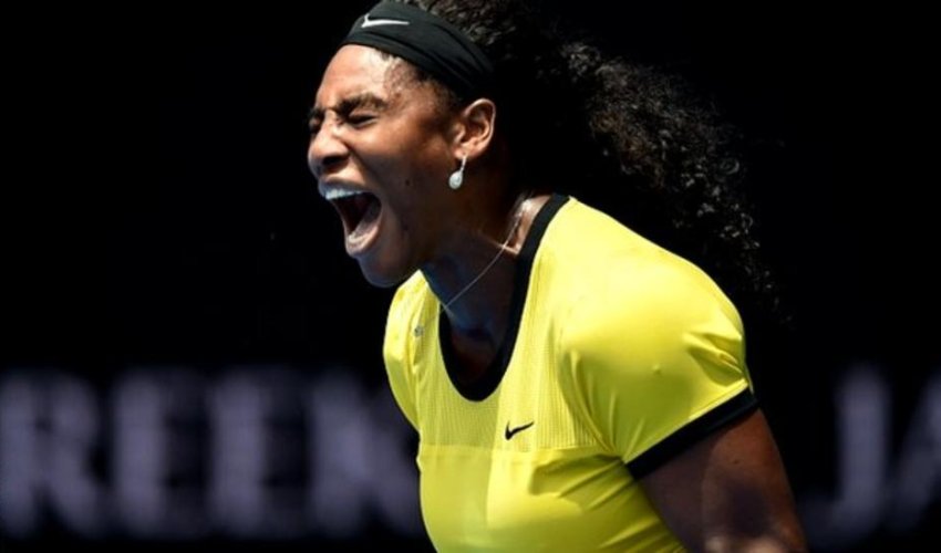 Serena Williams beats Maria Sharapova