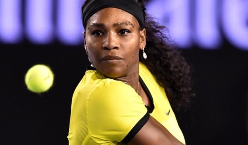 Australian Open: Serena Williams crushes Agnieszka Radwanska