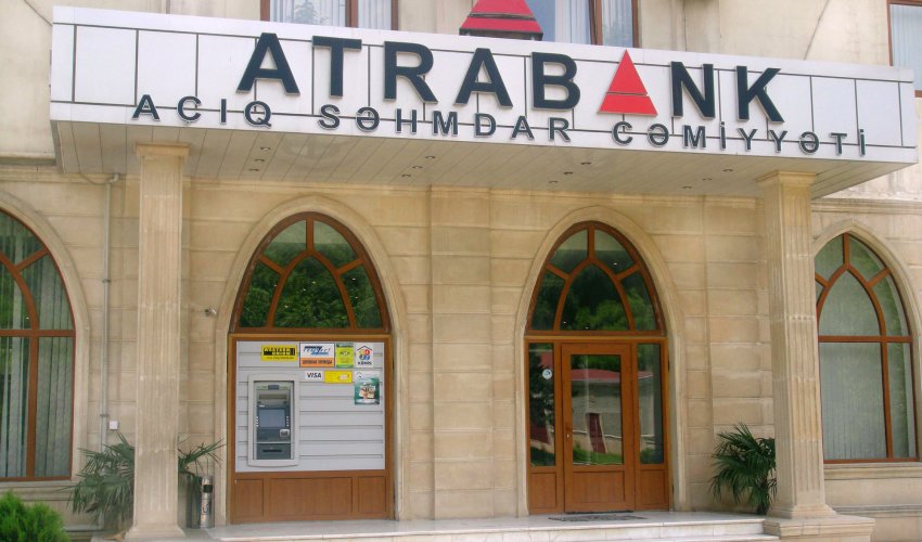 Azerbaijan rushes to shut banks before law on insuring deposits