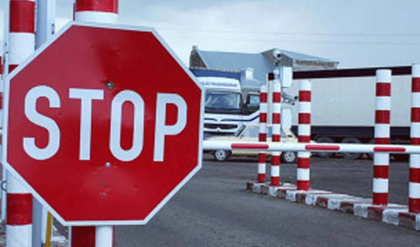 Греция закрывает границу с Турцией Греция закрывает границу с Турцией