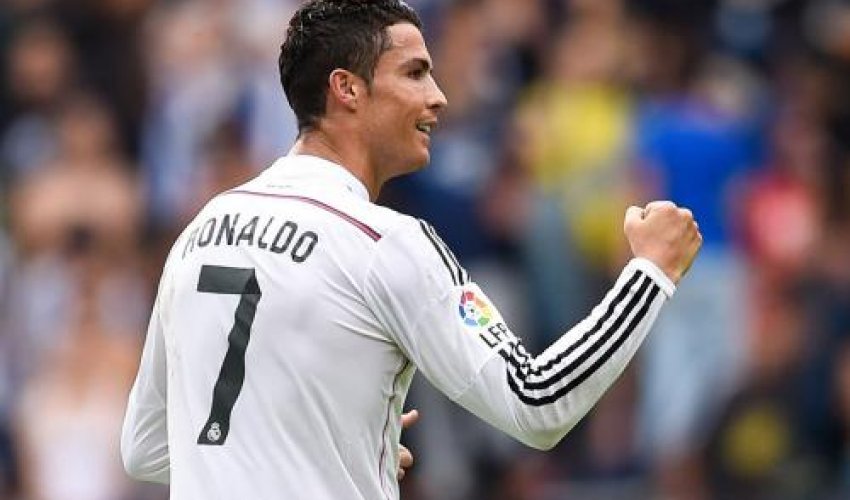 Ronaldo qadağanı pozdu Ronaldo qadağanı pozdu
