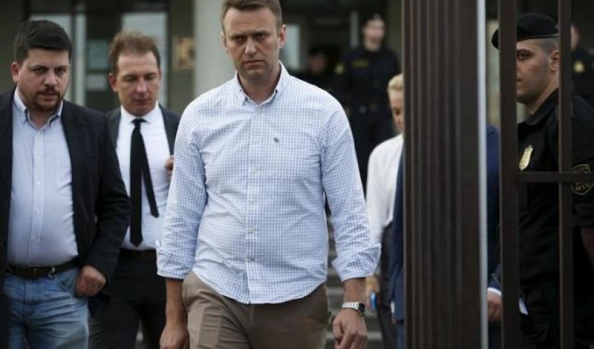 Kremlin critic Navalny files lawsuit against Putin
