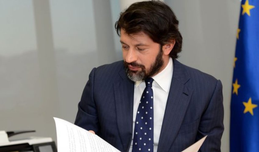 Kaladze qaz üçün İrana gedir