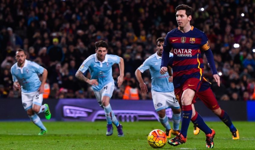 Lionel Messi passes up 300th La Liga goal