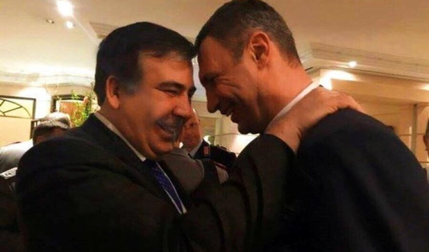 Саакашвили попрыгал перед камерой