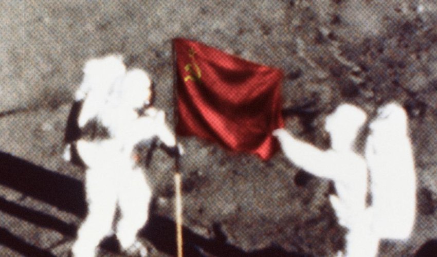 What if cosmonauts were the first to walk on the Moon?