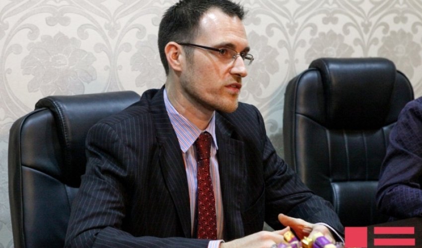 Information officer of US embassy in Azerbaijan visits APA Holding