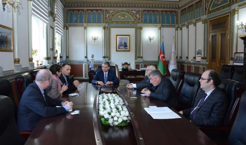 AMEA prezidenti İsrail səfiri ilə görüşdü