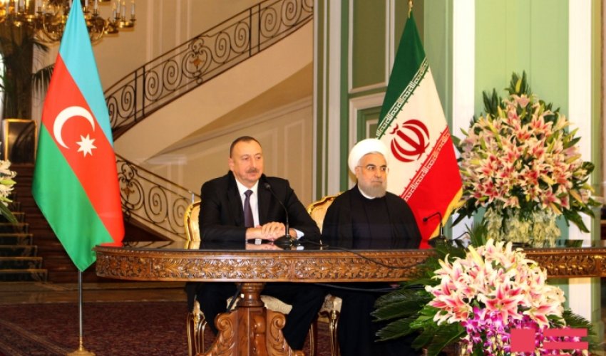 İran prezidenti: “Regional problemlərin siyasi yolla həllinə inanırıq”