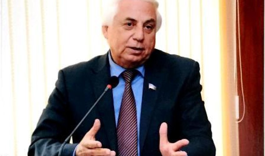 Hadı Rəcəbli: “İnsanlara balıq deyil, tilov vermək lazımdır” Hadı Rəcəbli: “İnsanlara balıq deyil, tilov vermək lazımdır”