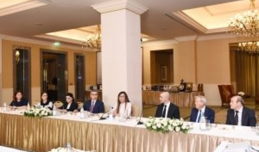 Mehriban Əliyeva: “İnsanları eşitməyə və onların yanında olmağa çalışırıq”