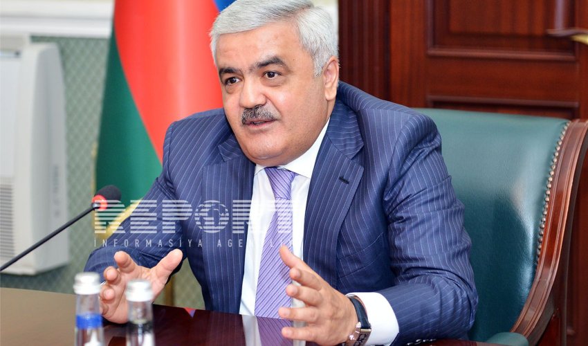 ​Rövnəq Abdullayev Marneulidə orta məktəbin açılışında