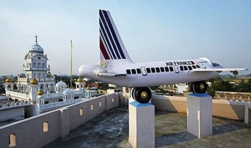 Indian state where a plane on the roof is normal