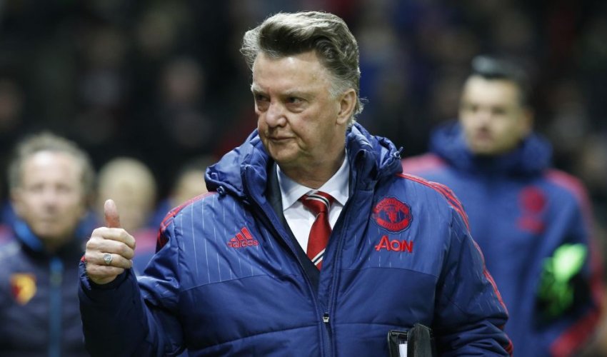 Van Gaal to stay at United, City edge Barca for Gundogan